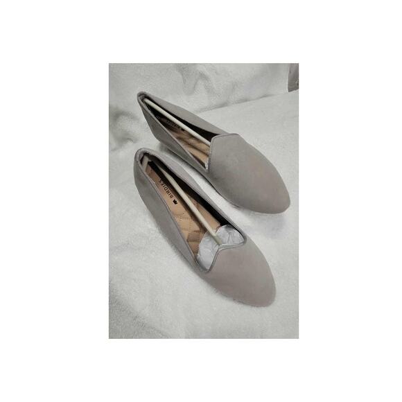 NWT Women's Birdies The Heron Suede Smoking Loafers in Stone size 6.5 Minimalist - Picture 2 of 7